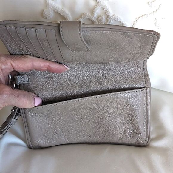 Tory Burch Britten Smartphone Bi-Fold Leather Wallet/Wristlet🩶Gray - Picture 9 of 17